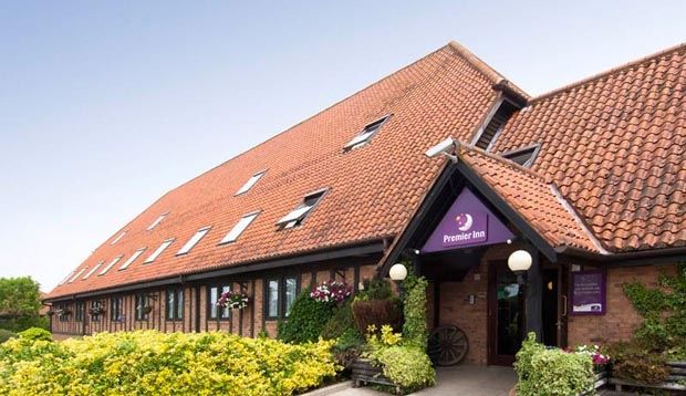 Premier Inn Milton Keynes South Екстериор снимка