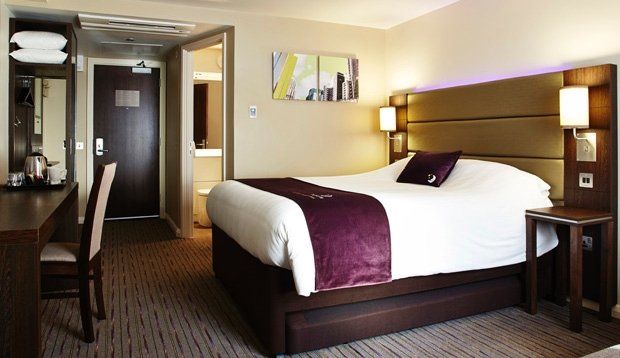 Premier Inn Milton Keynes South Екстериор снимка